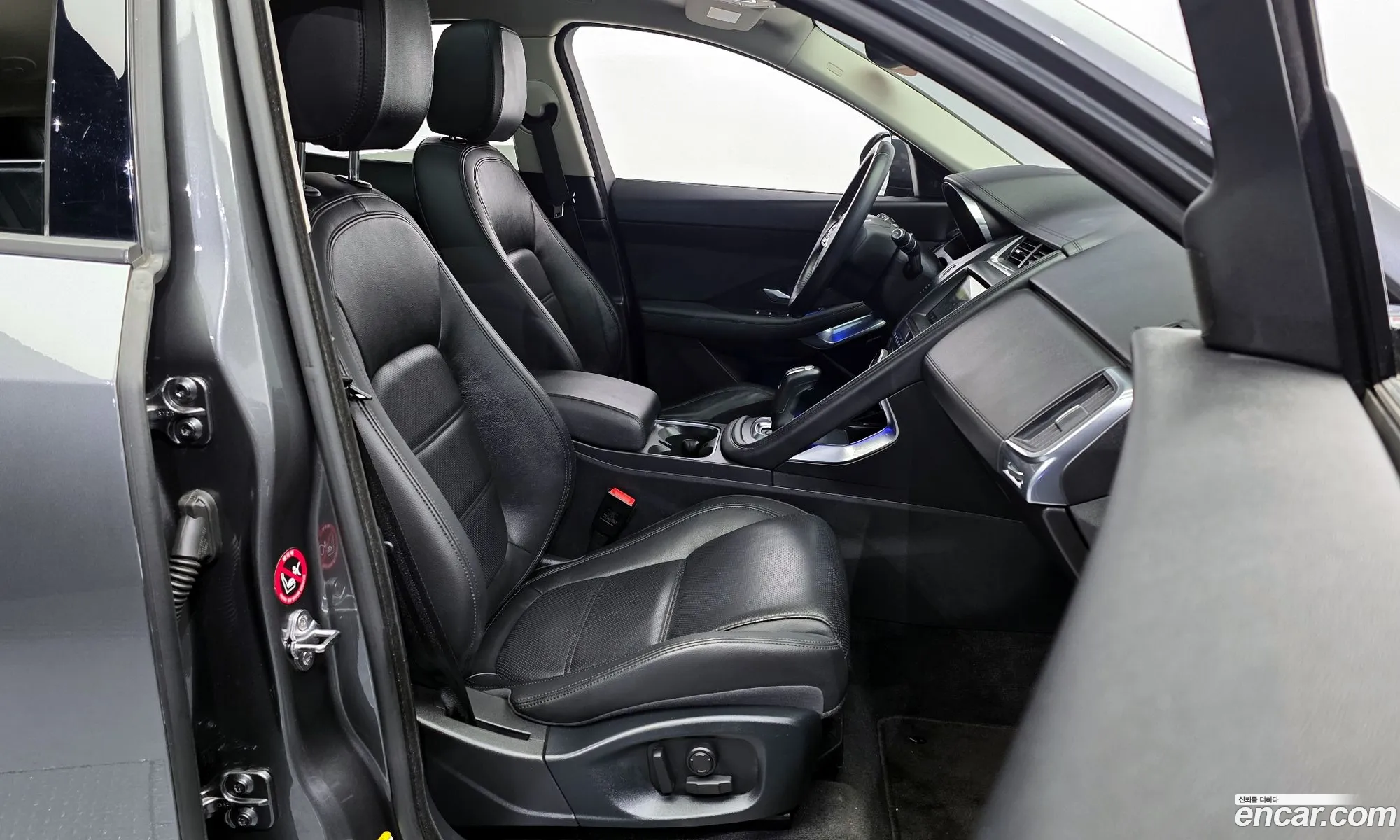 Jaguar E-Pace 2018 SADFA2BX9J1Z31996 — 8