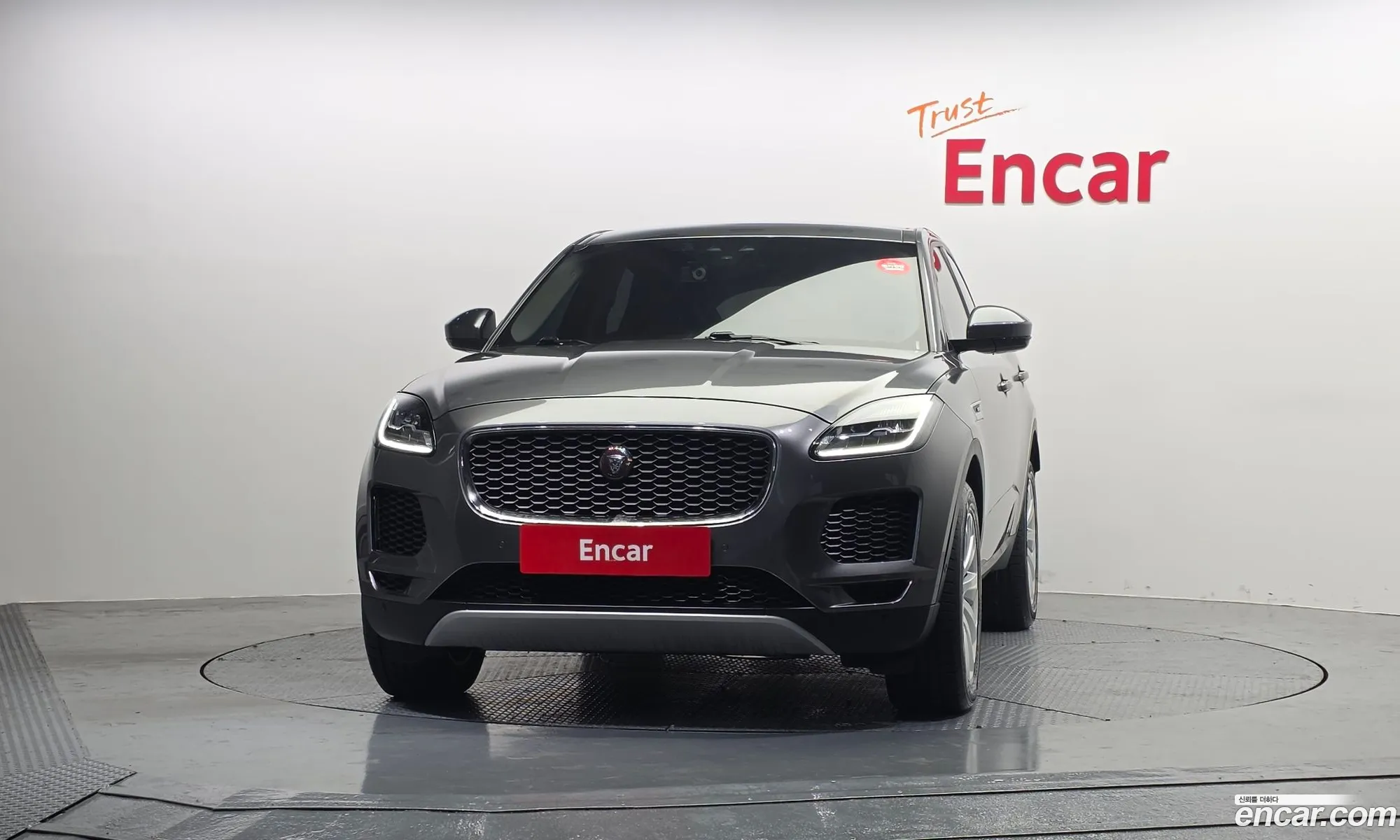 Jaguar E-Pace 2018 SADFA2BX9J1Z31996 — 5
