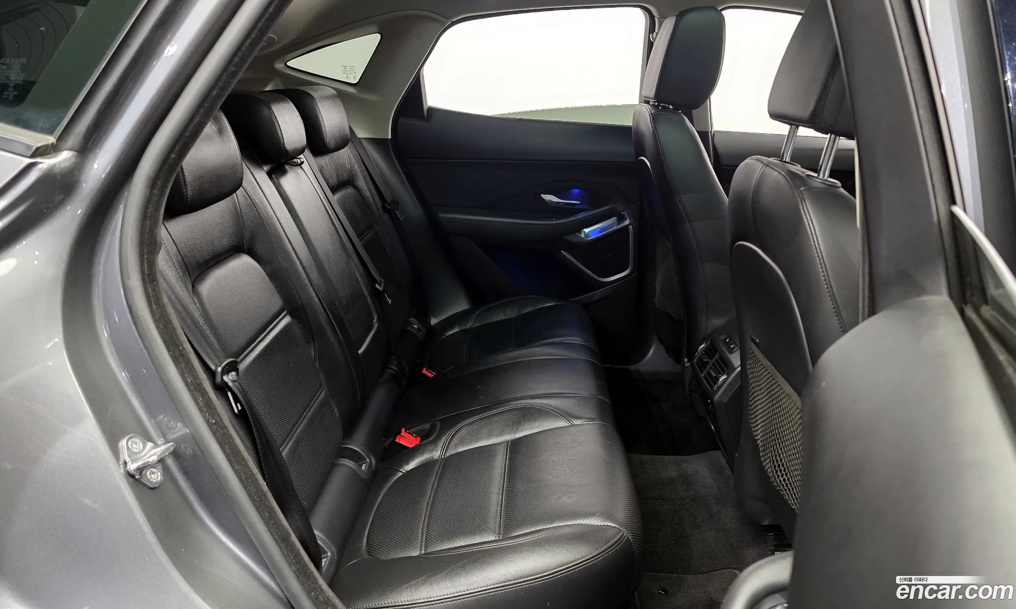 Jaguar E-Pace 2018 SADFA2BX9J1Z31996 — 14