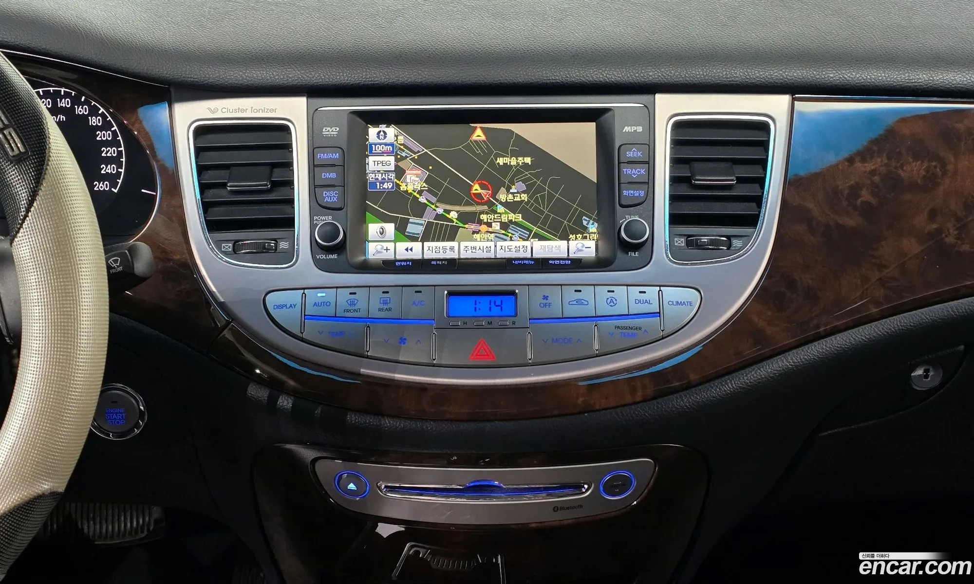 Hyundai Genesis 2011 — 19