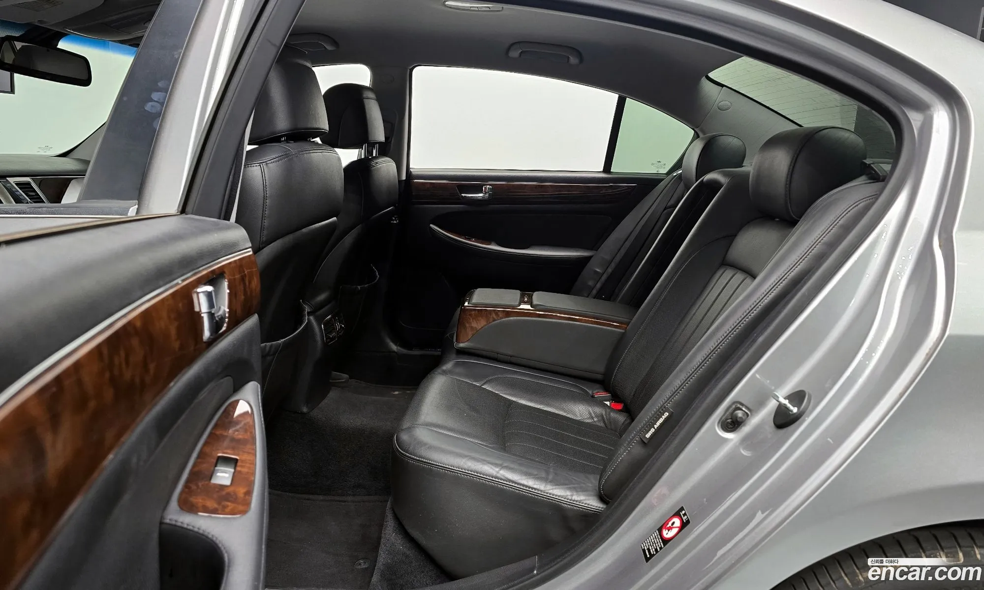 Hyundai Genesis 2011 — 11