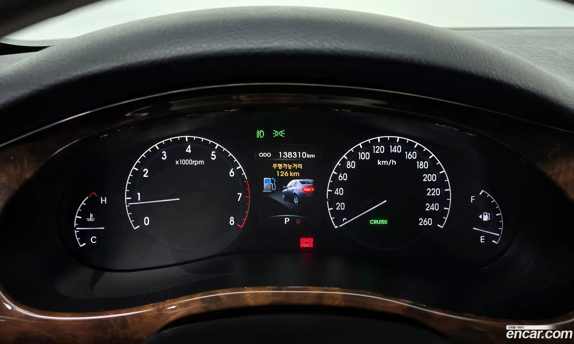 Hyundai Genesis 2011 — 13