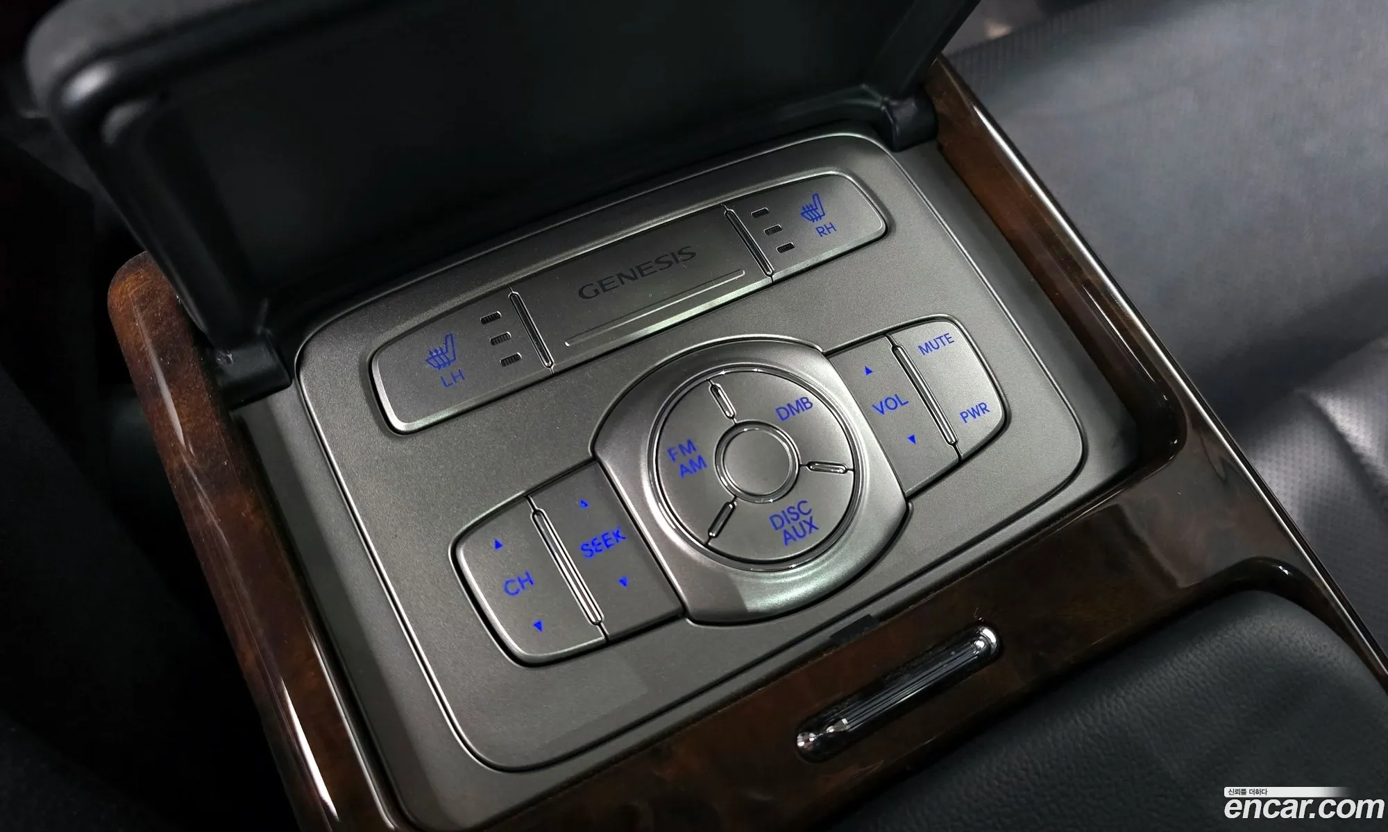 Hyundai Genesis 2011 — 5