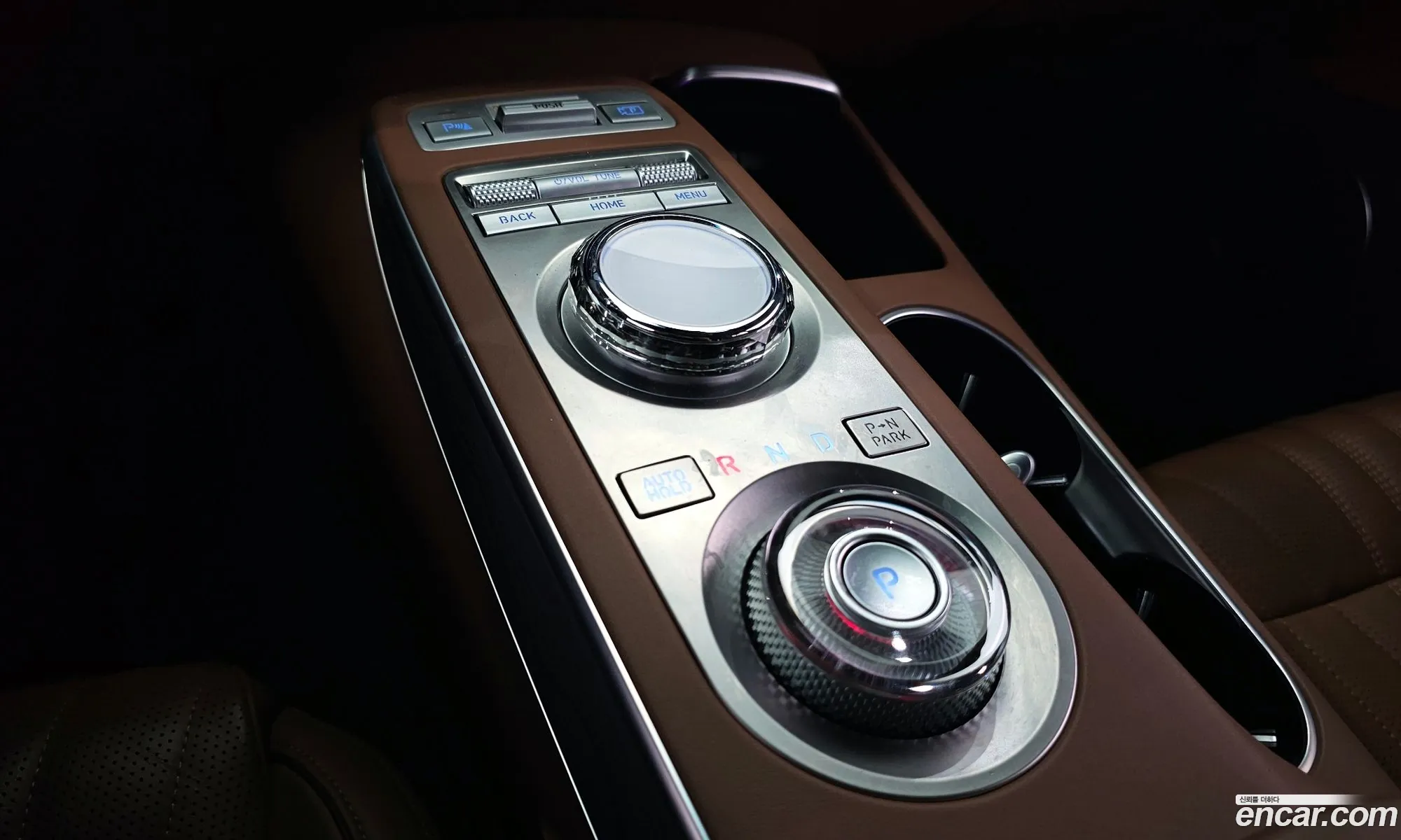 Genesis GV70 2022 — 16