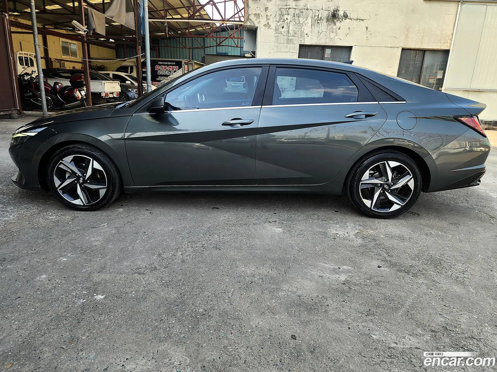 Hyundai Elantra 2020 — 18