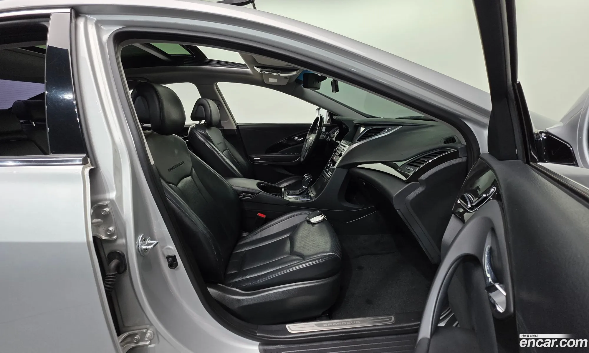 Hyundai Grandeur HG 2015 — 16