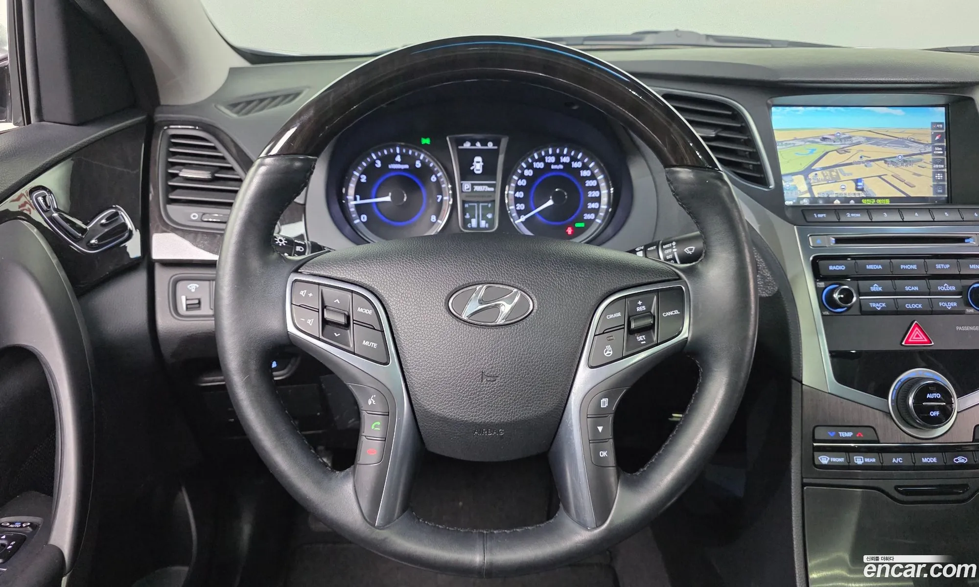 Hyundai Grandeur HG 2015 — 19
