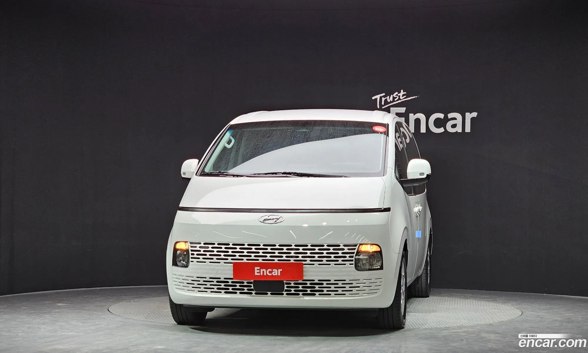 Hyundai Staria 2023 — 3