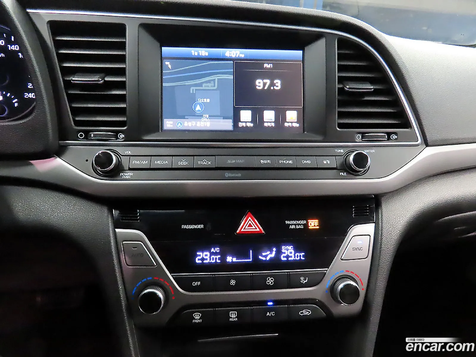 Hyundai Elantra AD 2016 — 15