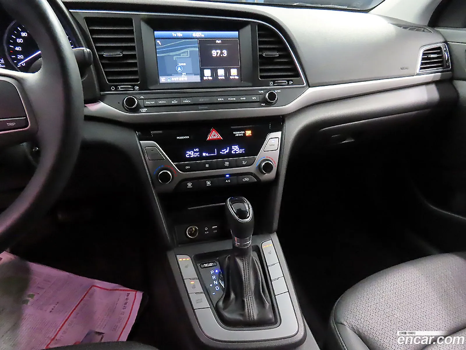 Hyundai Elantra AD 2016 — 11