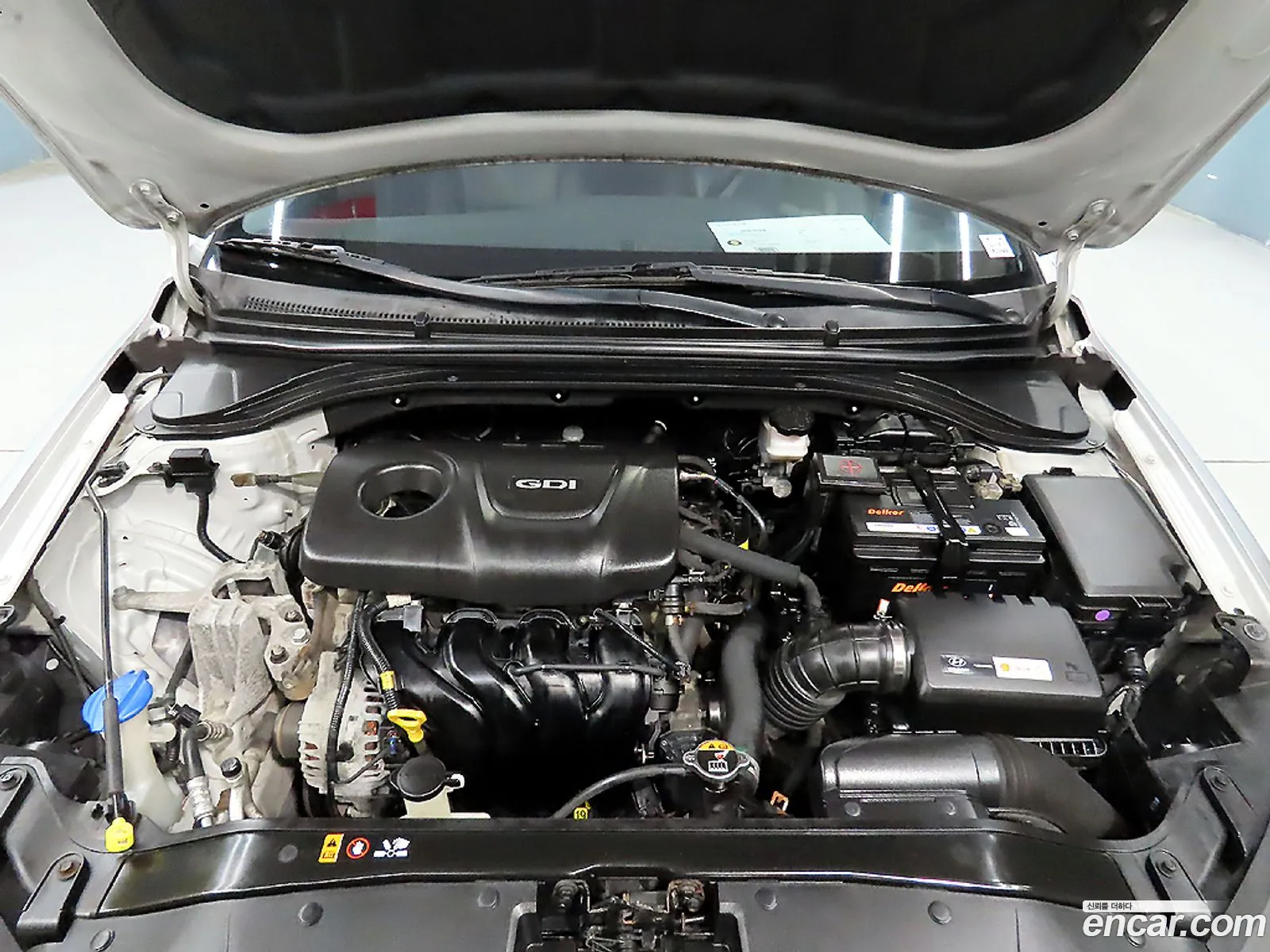 Hyundai Elantra AD 2016 — 13