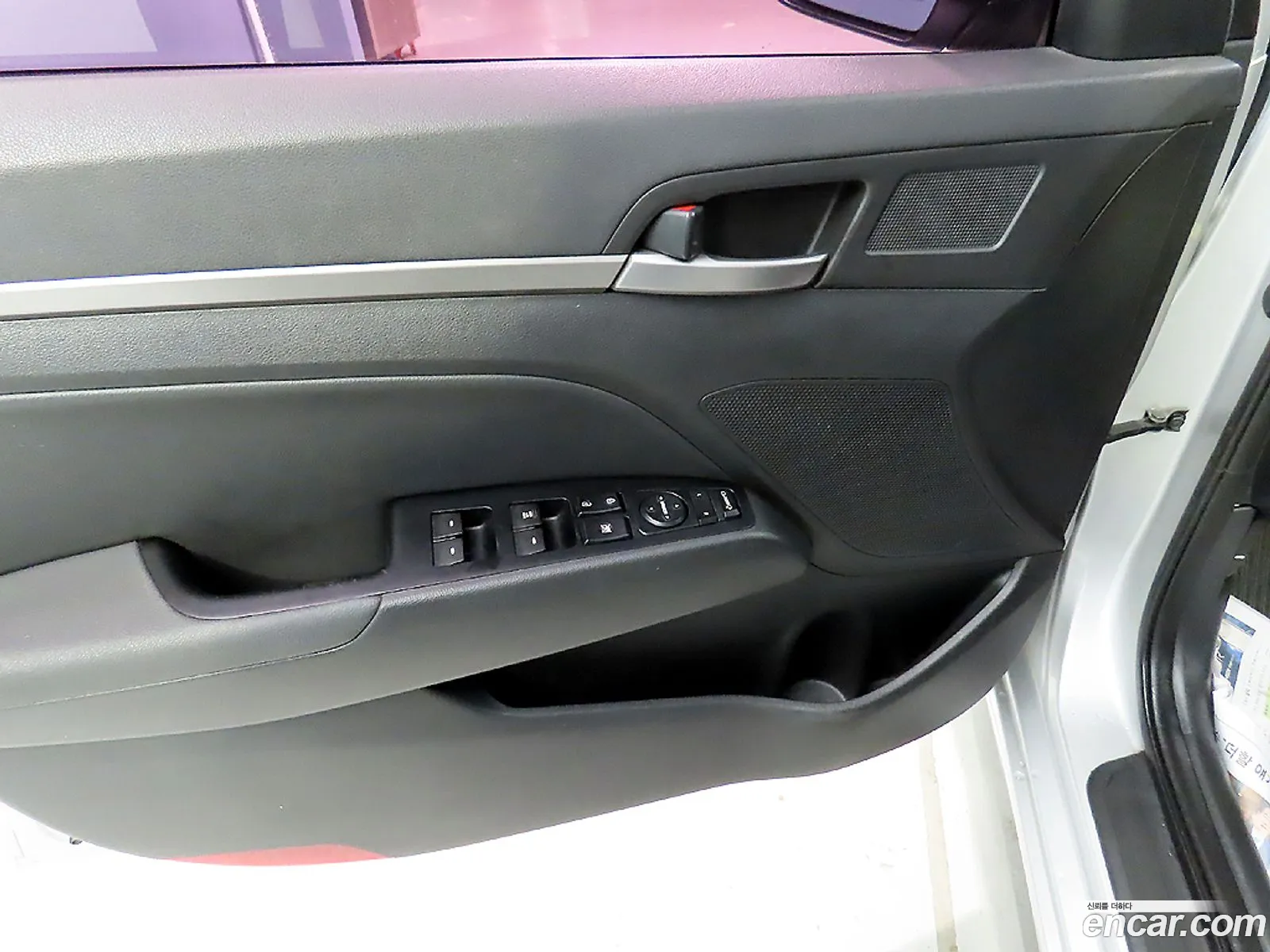 Hyundai Elantra AD 2016 — 12
