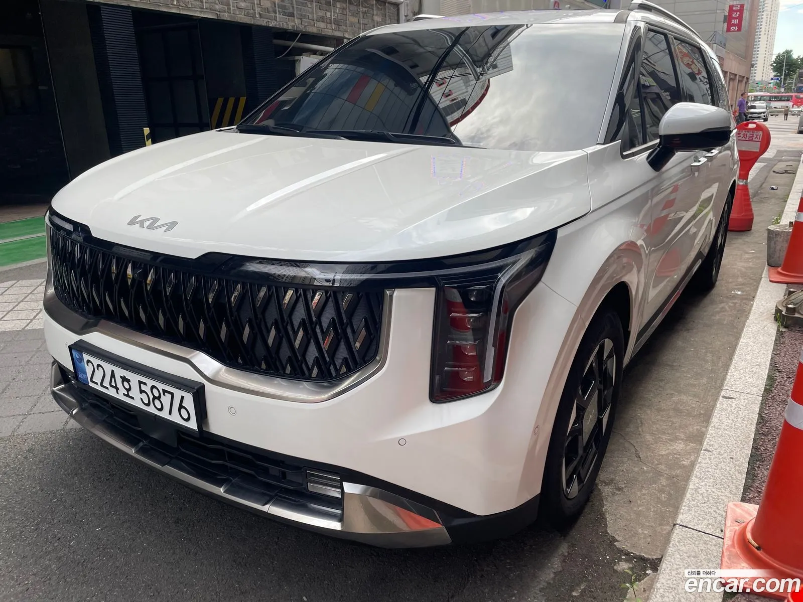 Kia Carnival 2024 — 7