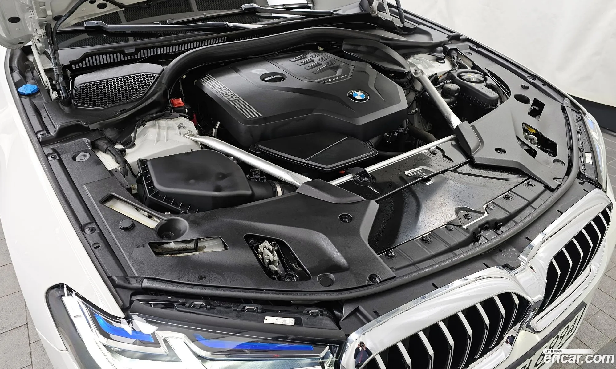 BMW 5 Series 2023 — 19