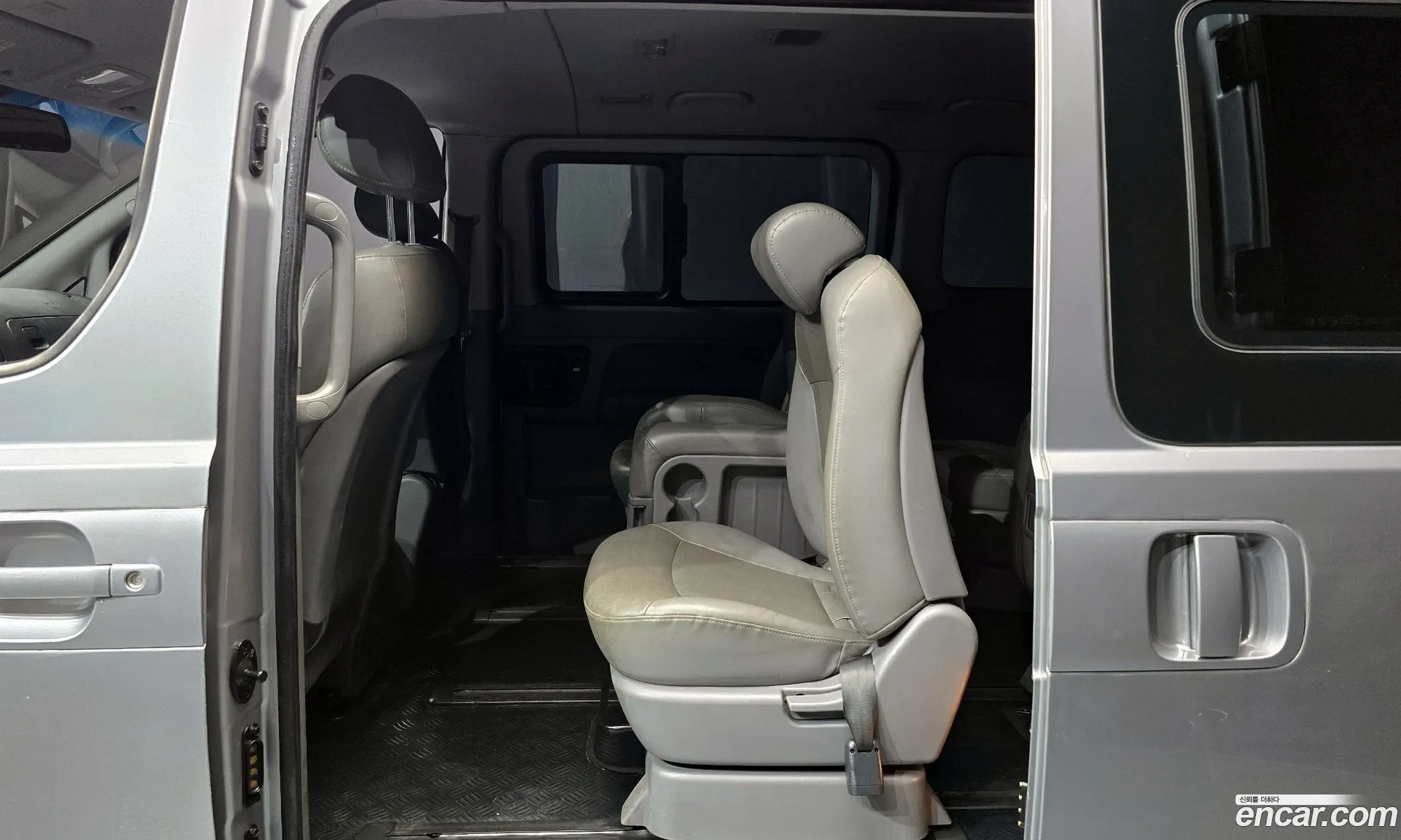 Hyundai Grand Starex 2014 — 20