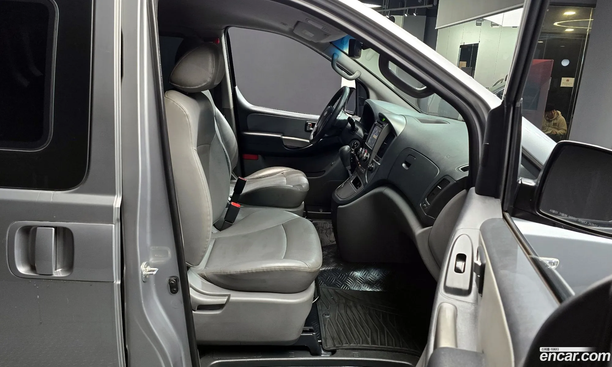 Hyundai Grand Starex 2014 — 12