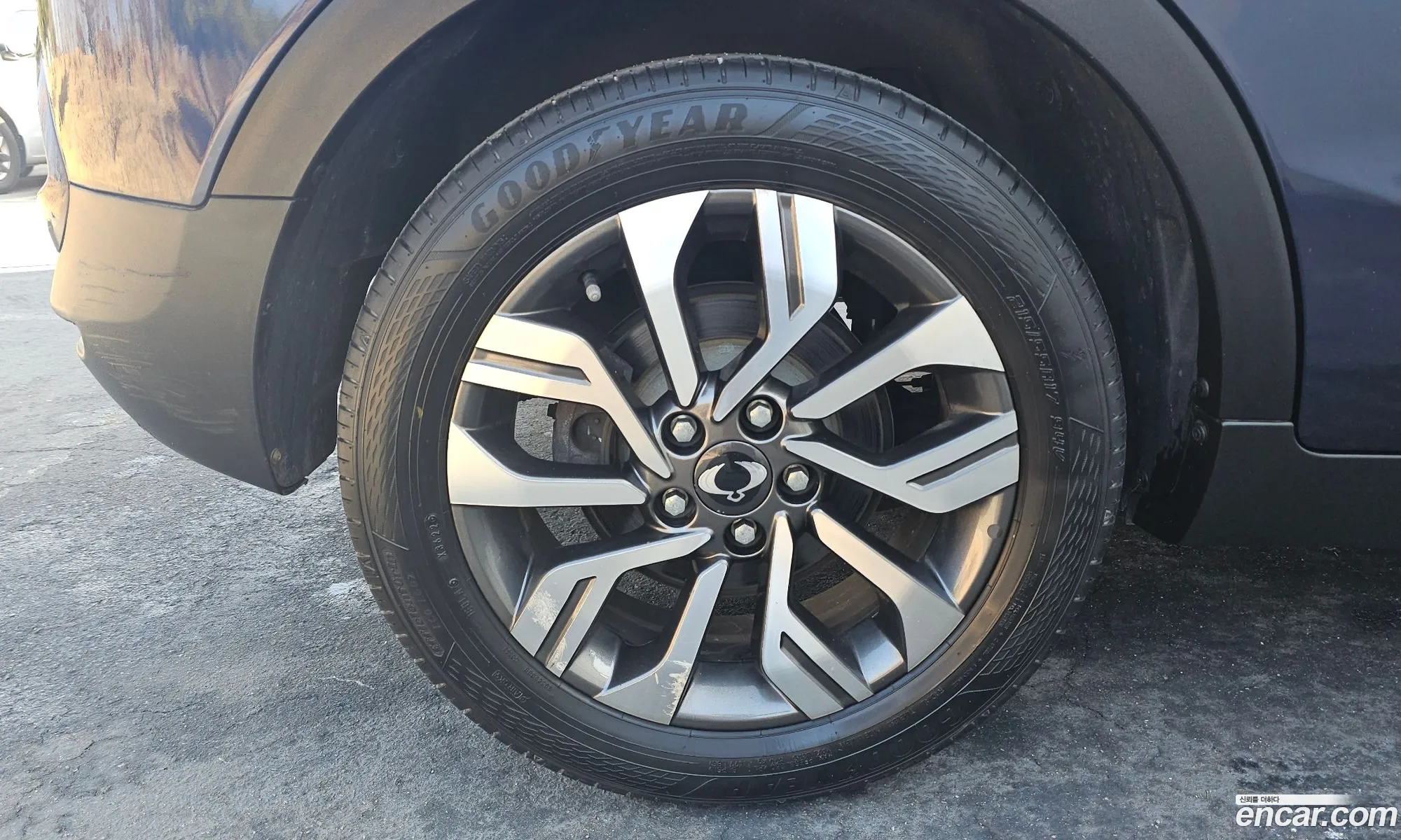 KG Mobility (SsangYong) Tivoli Armour 2018 — 19