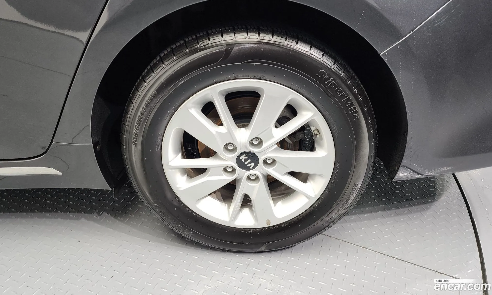 Kia K5 2017 — 2
