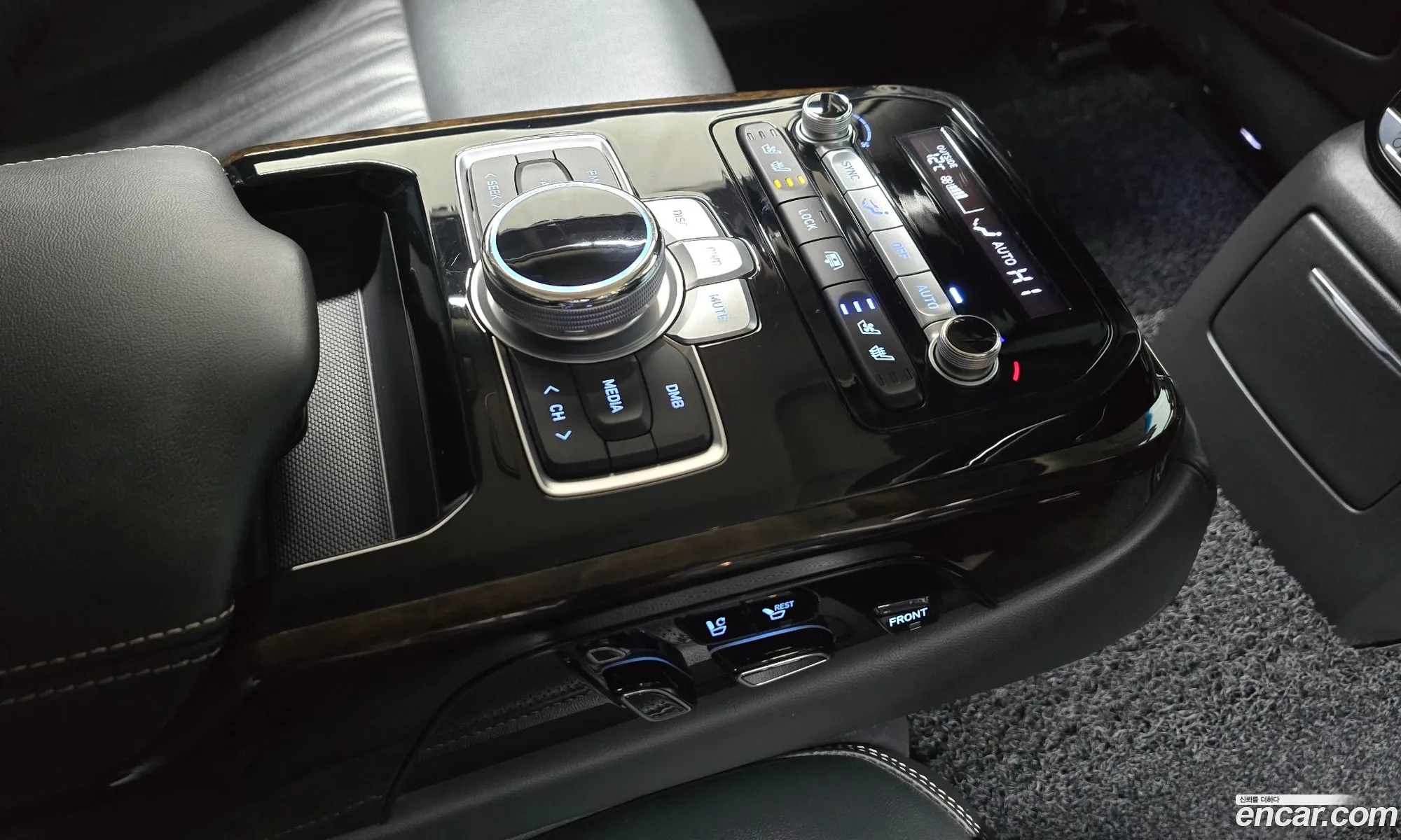 Genesis G90 2019 — 18