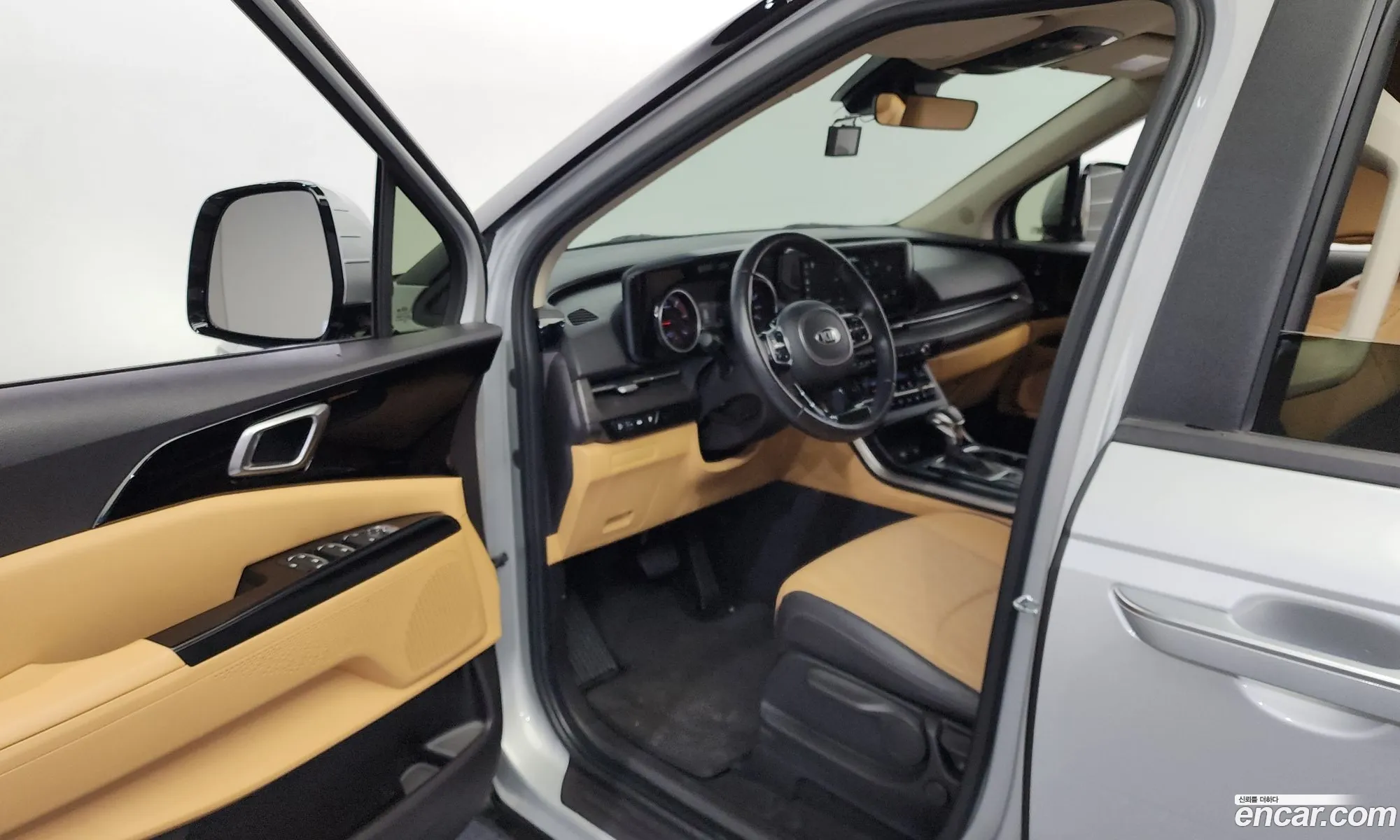 Kia Carnival 2020 — 17