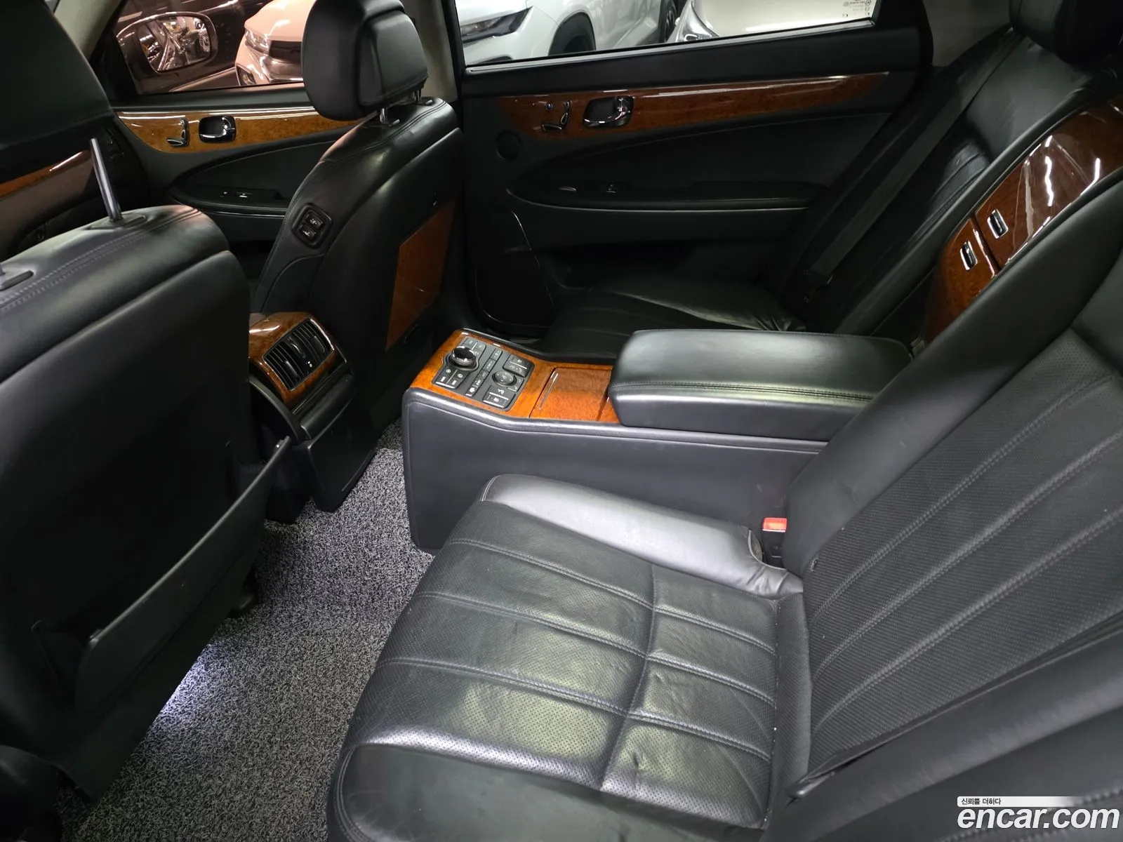 Hyundai Equus 2009 — 15