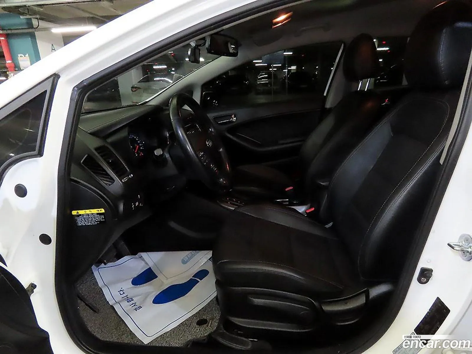 Kia K3 2015 — 13