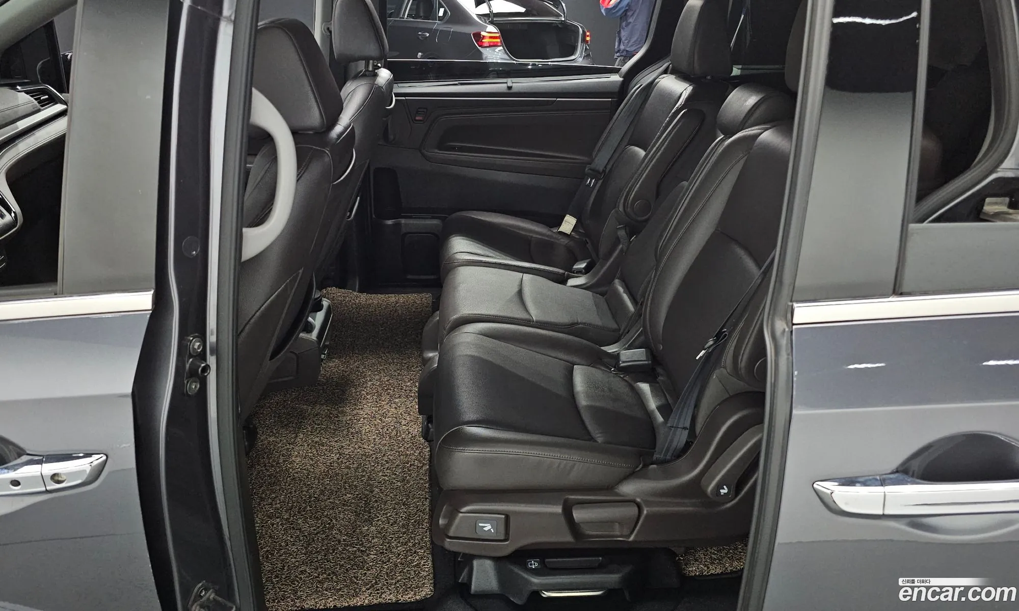 Honda Odyssey 2017 5KBRL6880JB600078 — 9