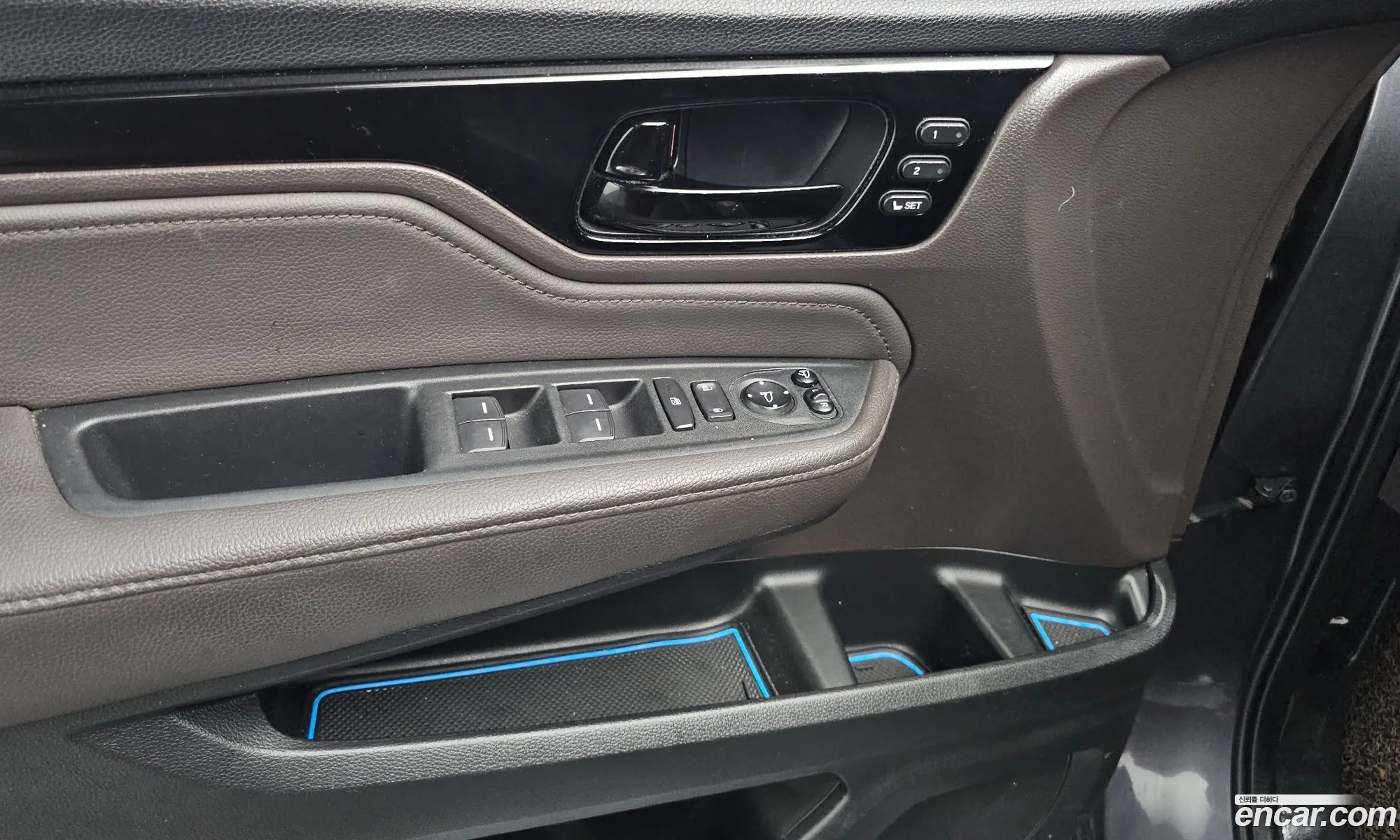 Honda Odyssey 2017 5KBRL6880JB600078 — 16