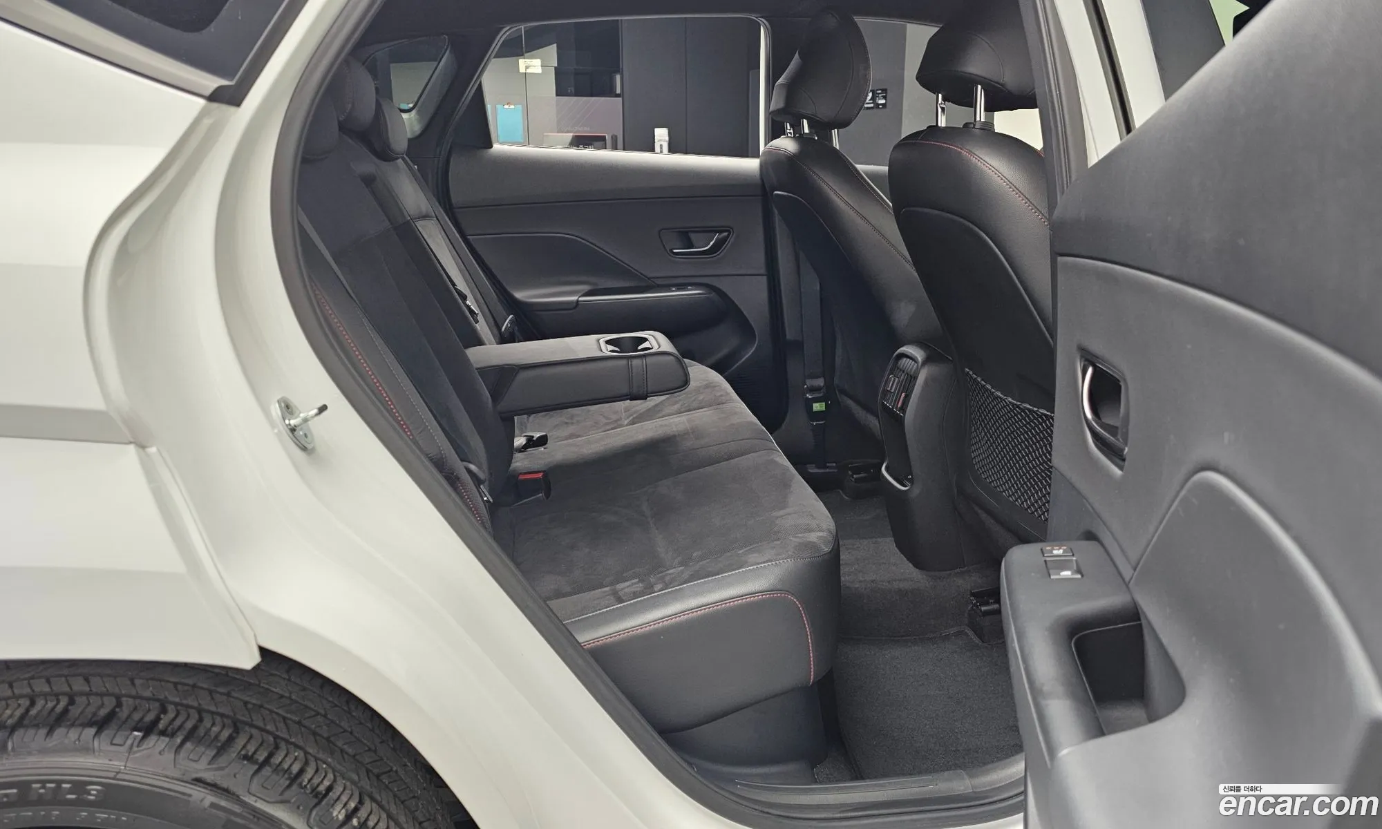 Hyundai Kona Hybrid 2023 — 14