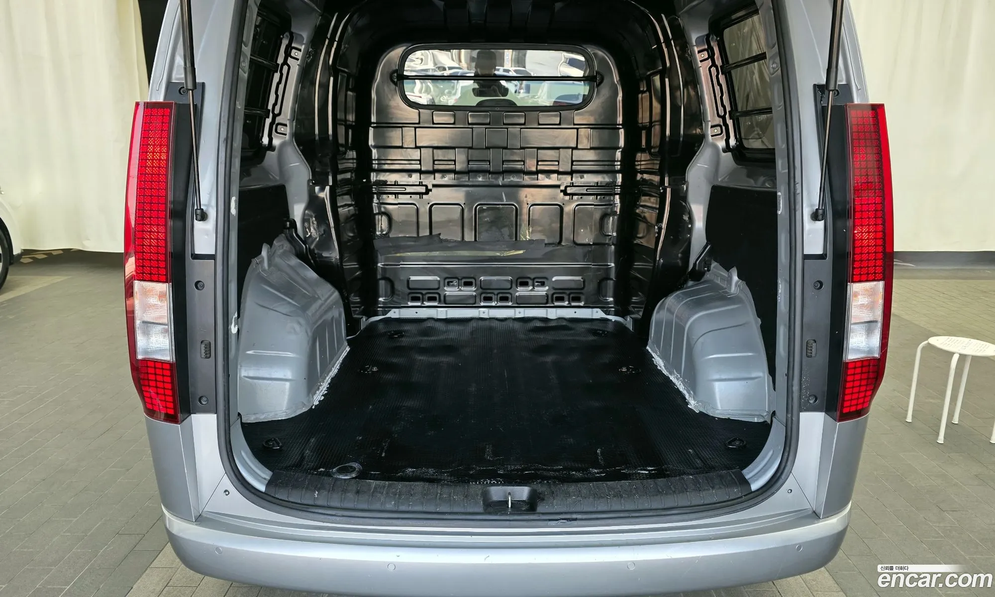 Hyundai Staria 2023 — 9