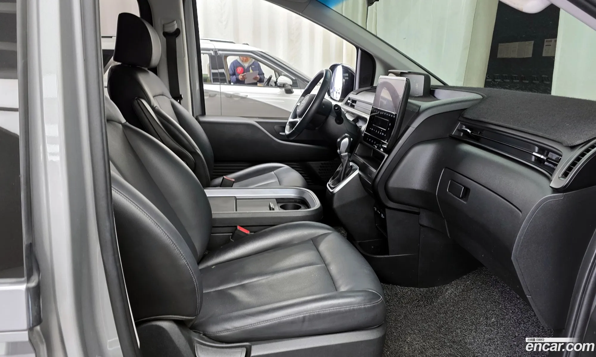 Hyundai Staria 2023 — 12