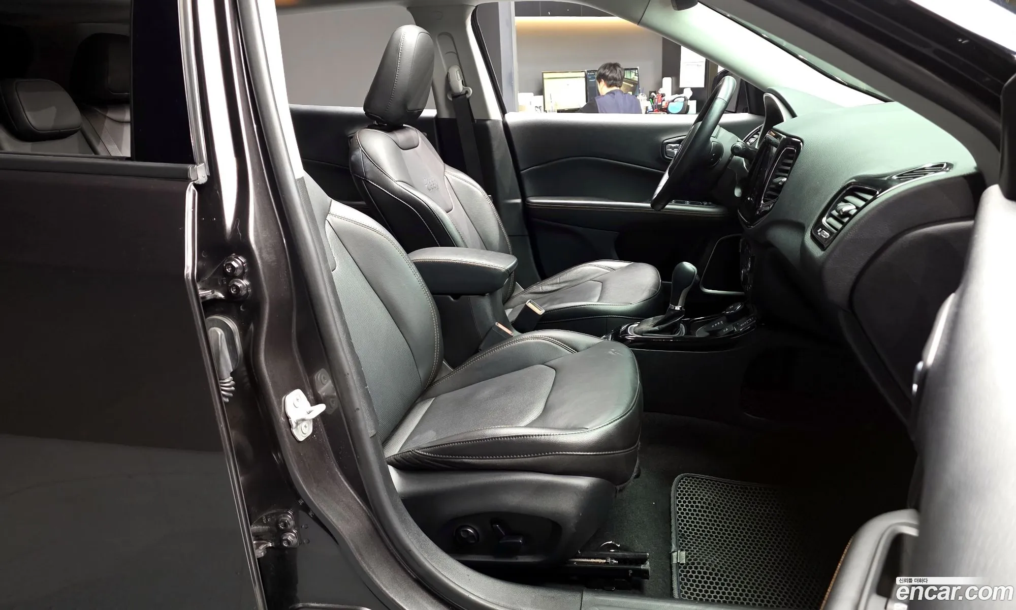 Jeep Compass 2020 3C4NJDCBXLT173233 — 11