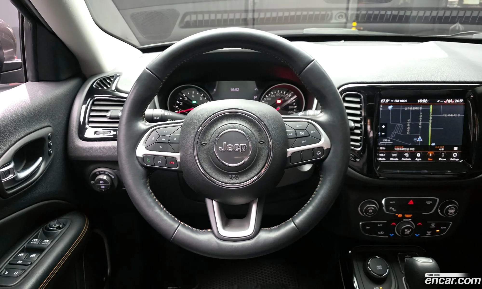 Jeep Compass 2020 3C4NJDCBXLT173233 — 3