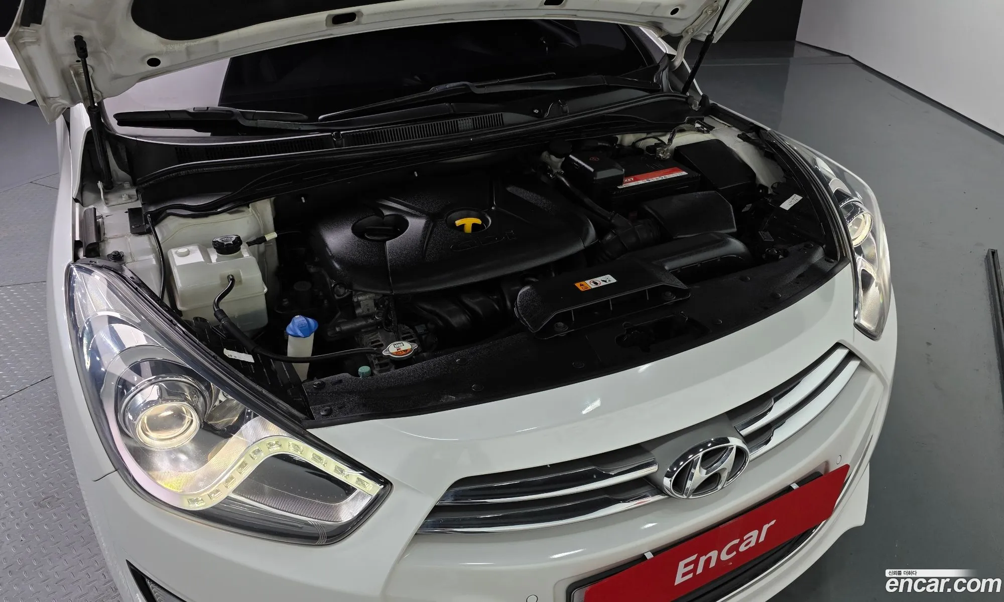 Hyundai i40 Saloon 2014 — 14