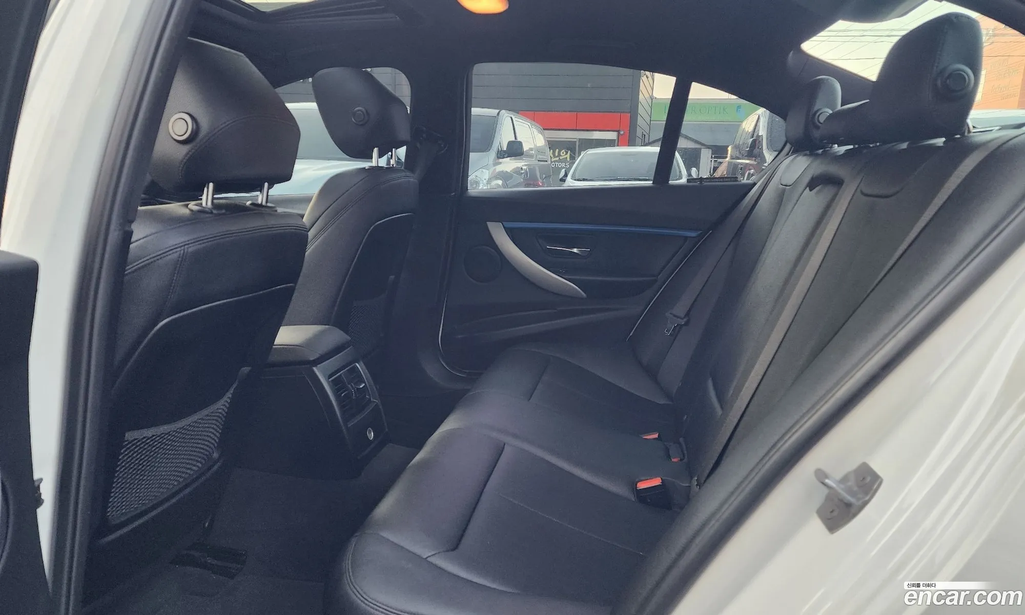 BMW 3 Series 2017 — 17