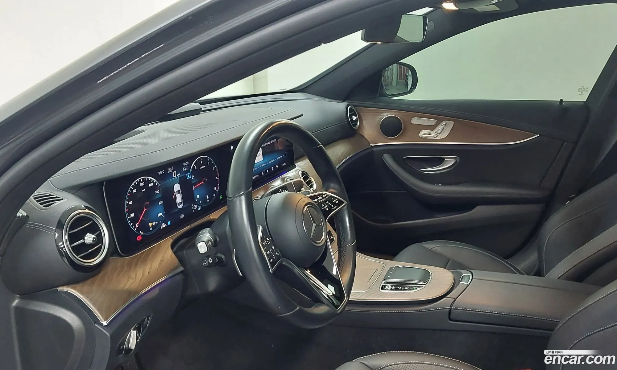 Mercedes-Benz E-Class W213 2020 — 17