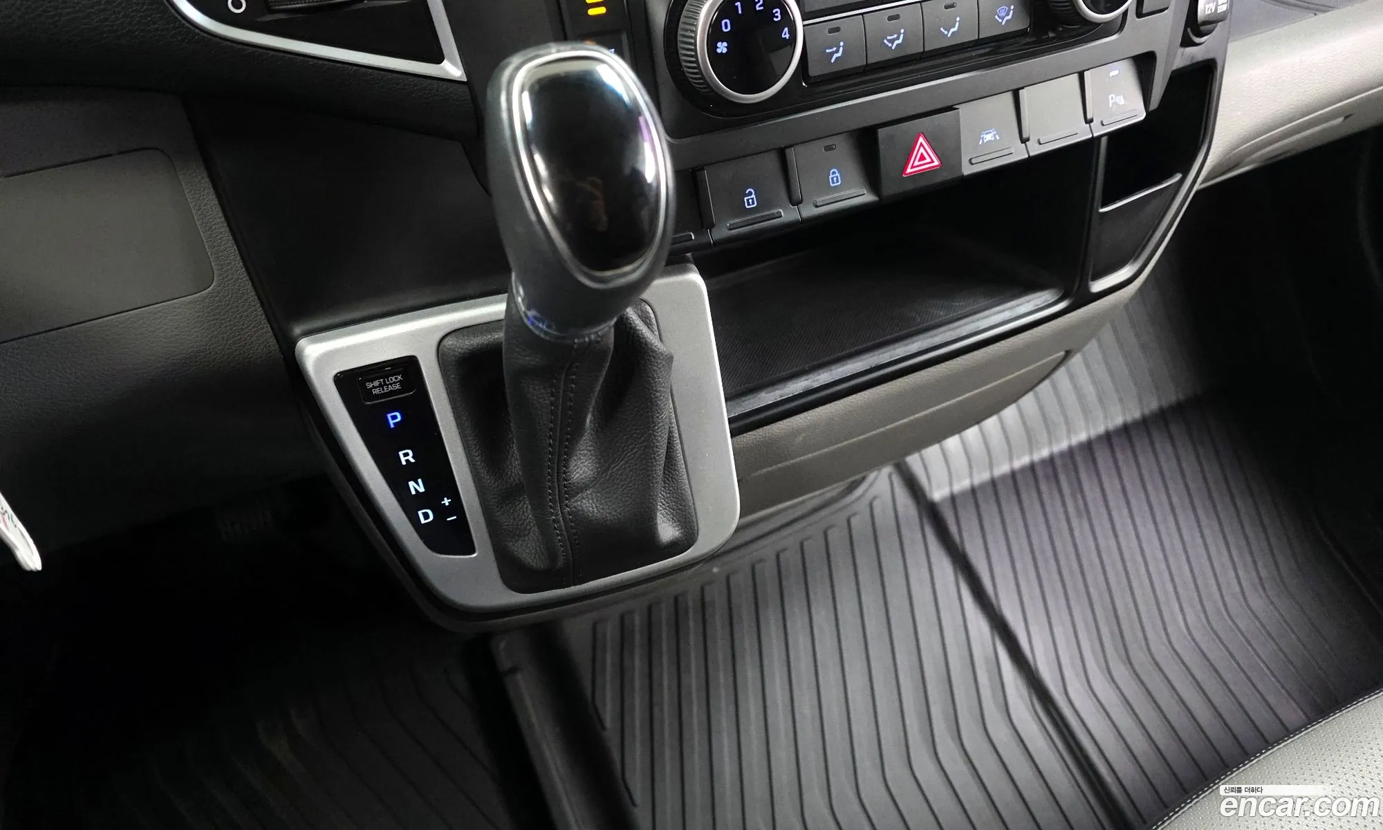 Hyundai Solati 2017 — 3