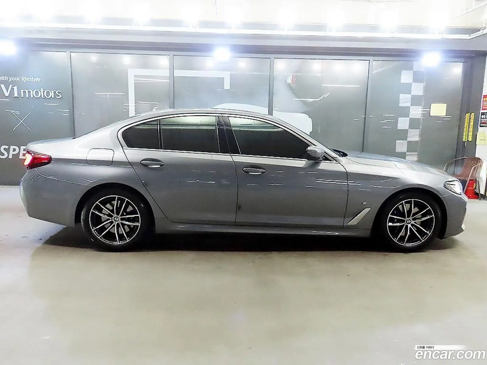 BMW 5 Series 2023 — 10