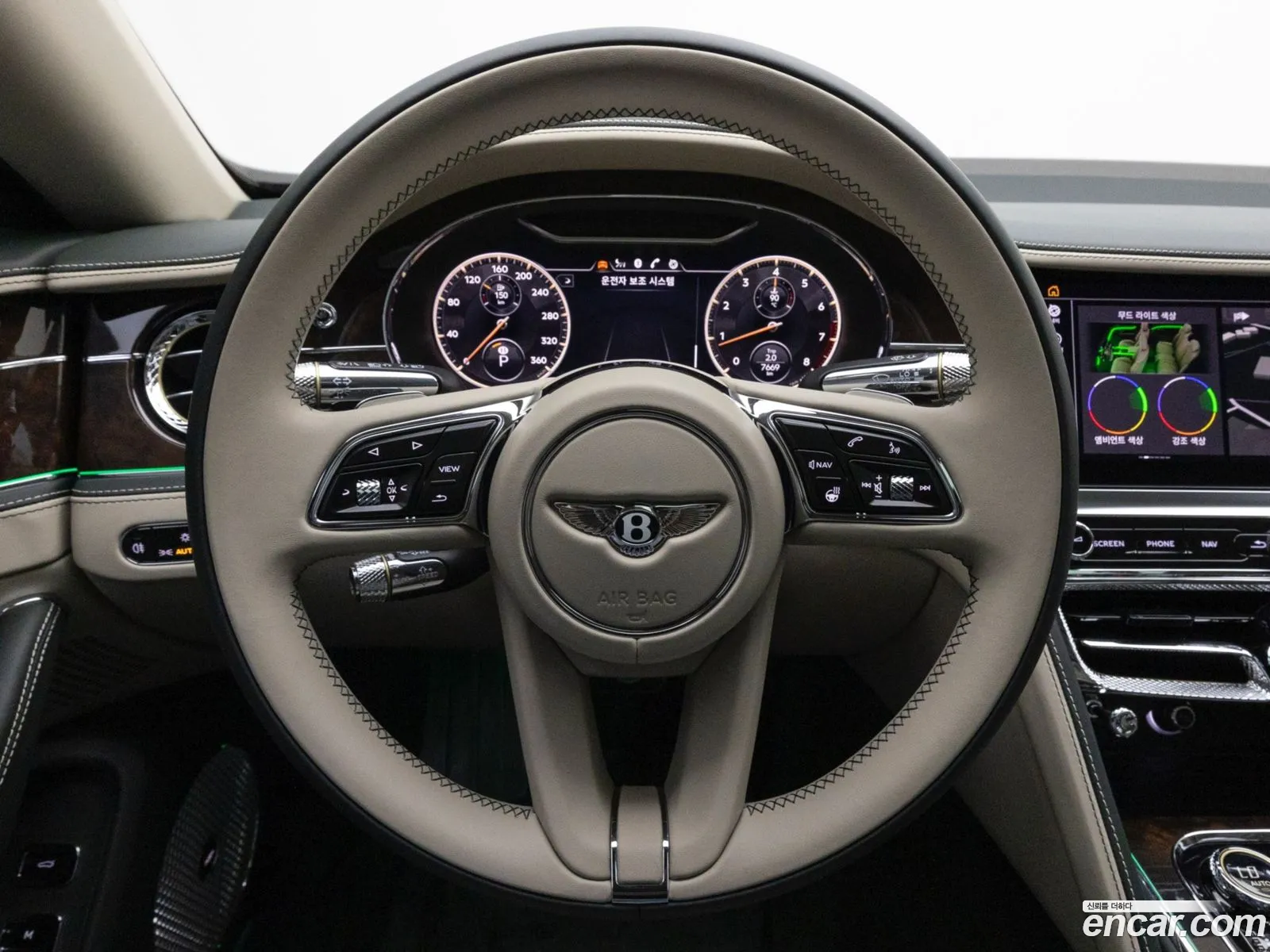 Bentley Flying Spur 2024 — 8