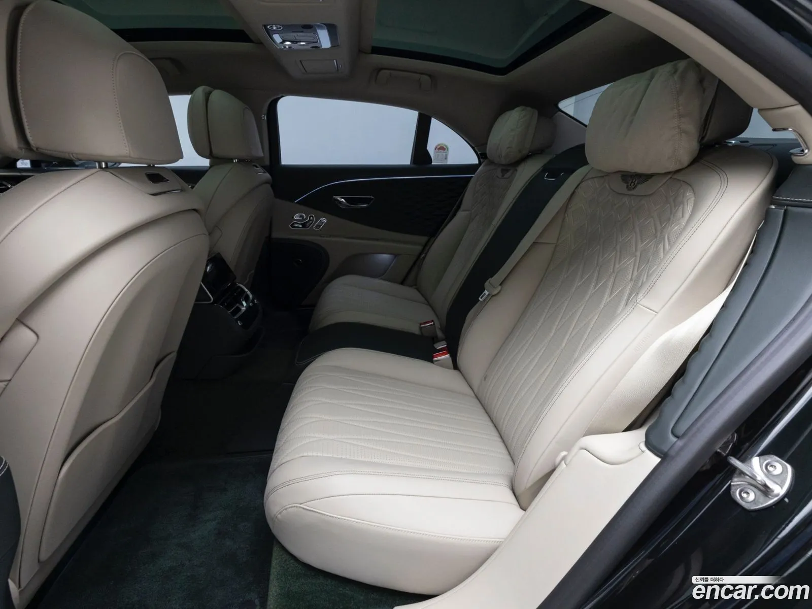 Bentley Flying Spur 2024 — 10
