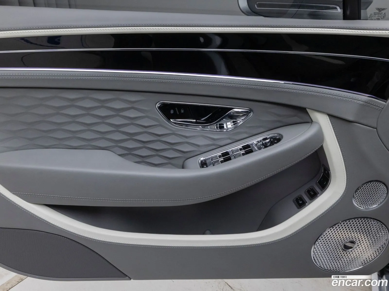 Bentley Continental GT 2025 — 10