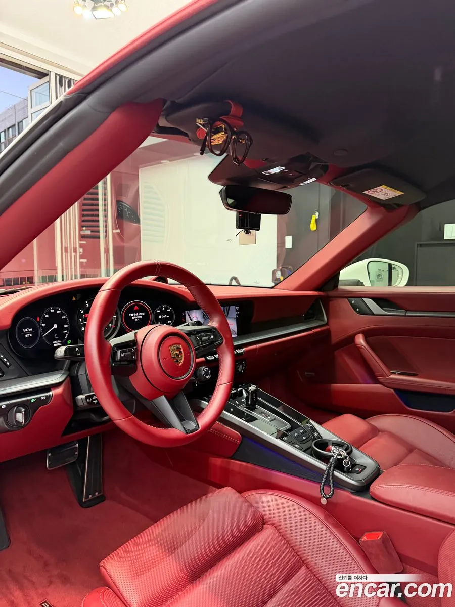 Porsche 911 2024 — 2