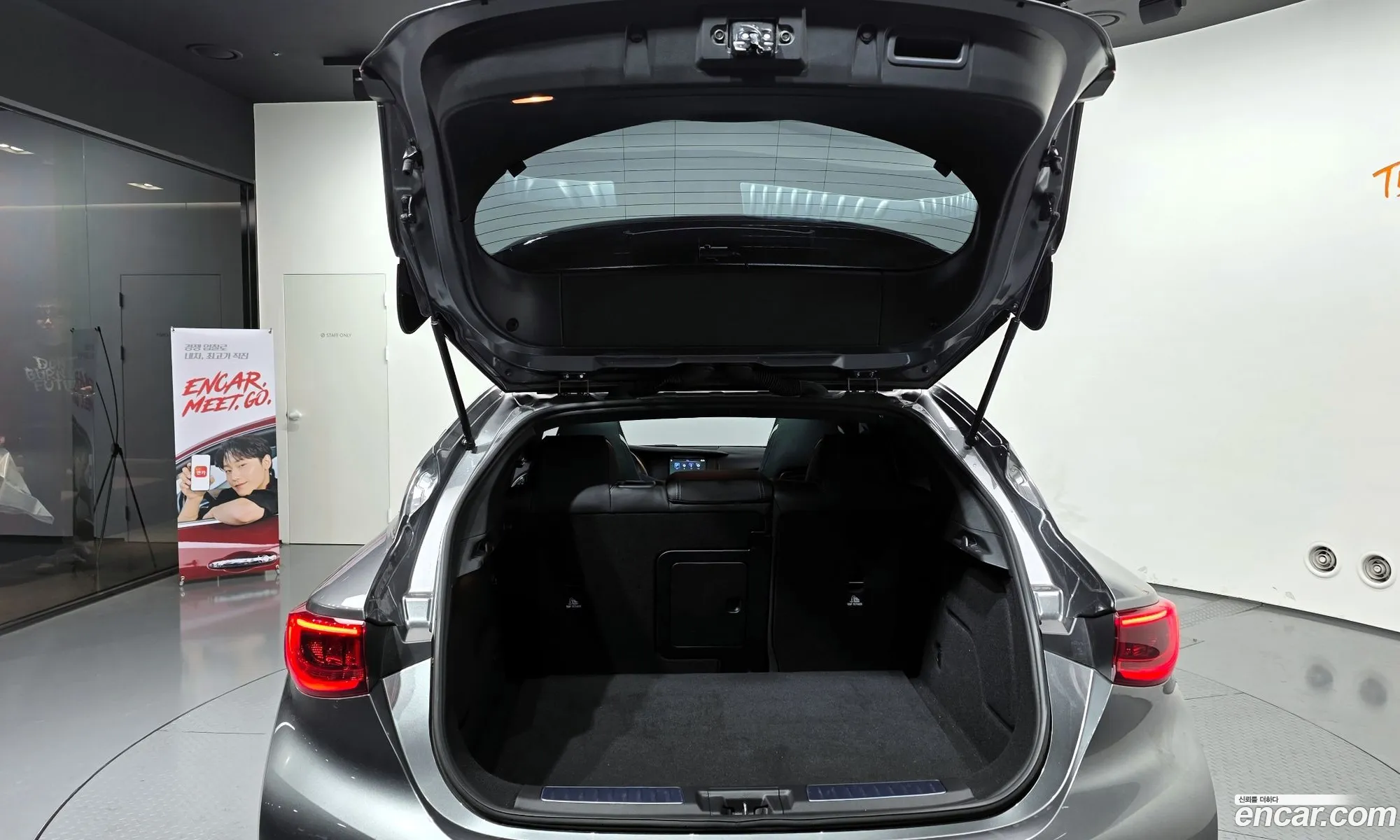 Infiniti Q30 2017 SJKCH53E5HA056741 — 18