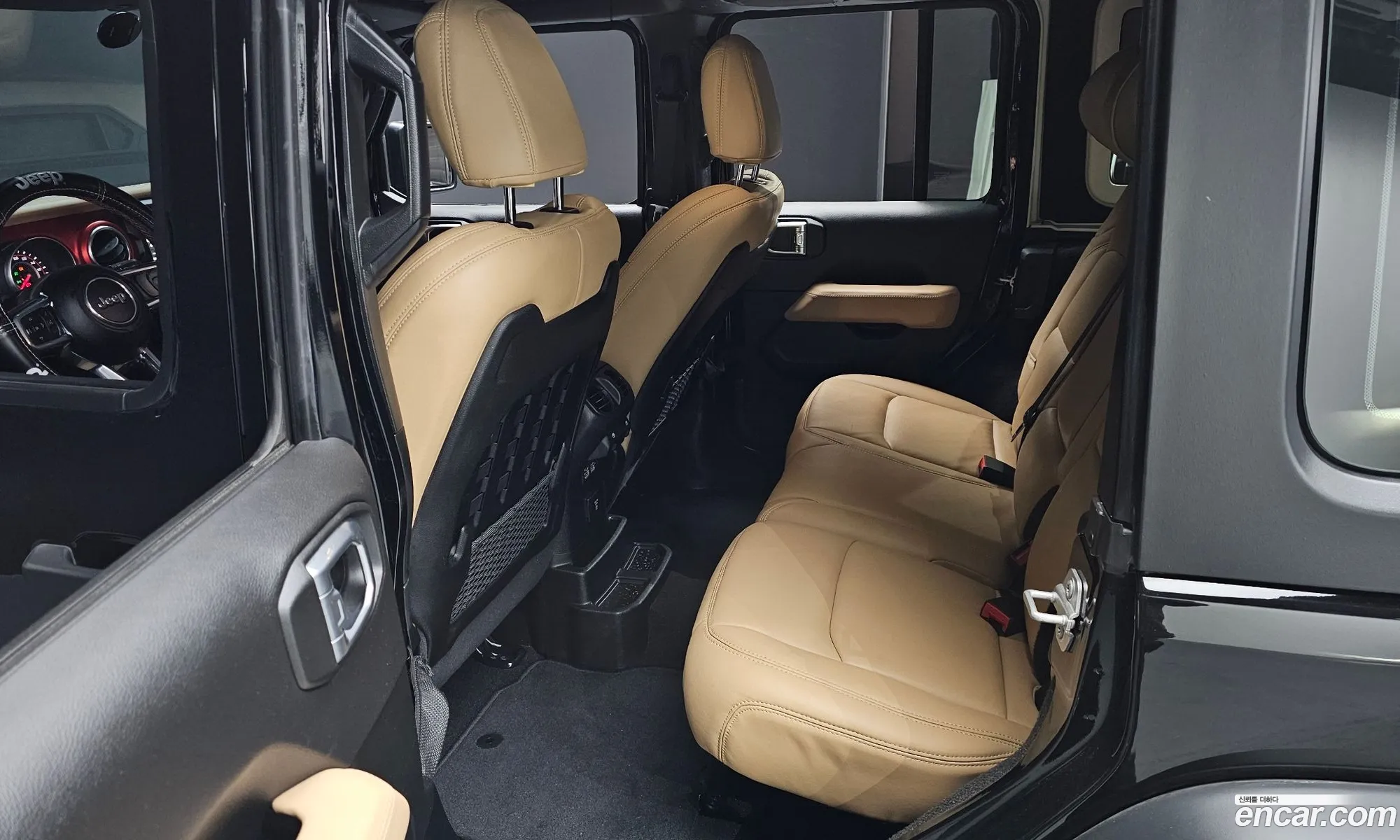 Jeep Wrangler 2020 — 14