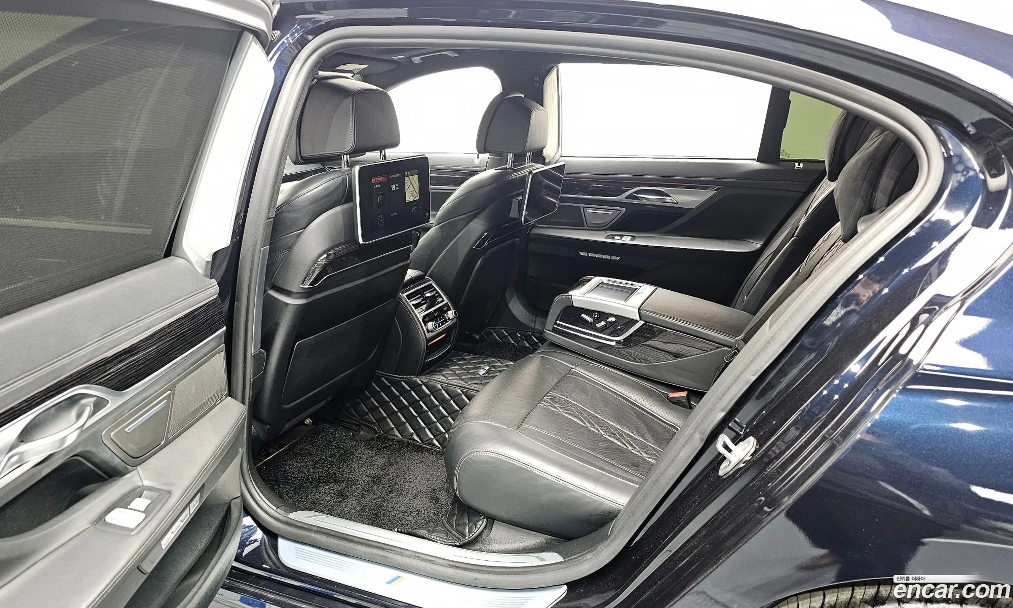 BMW 7 Series 2018 WBA7E410XJGV26597 — 10