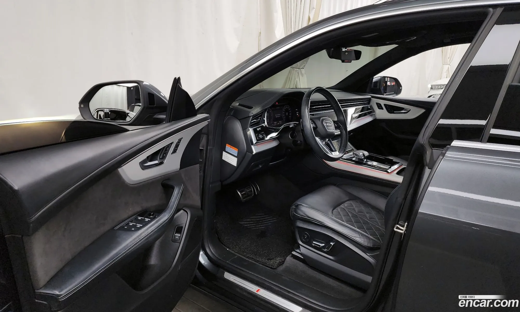 Audi Q8 2020 WAUZZZF19LD019500 — 13