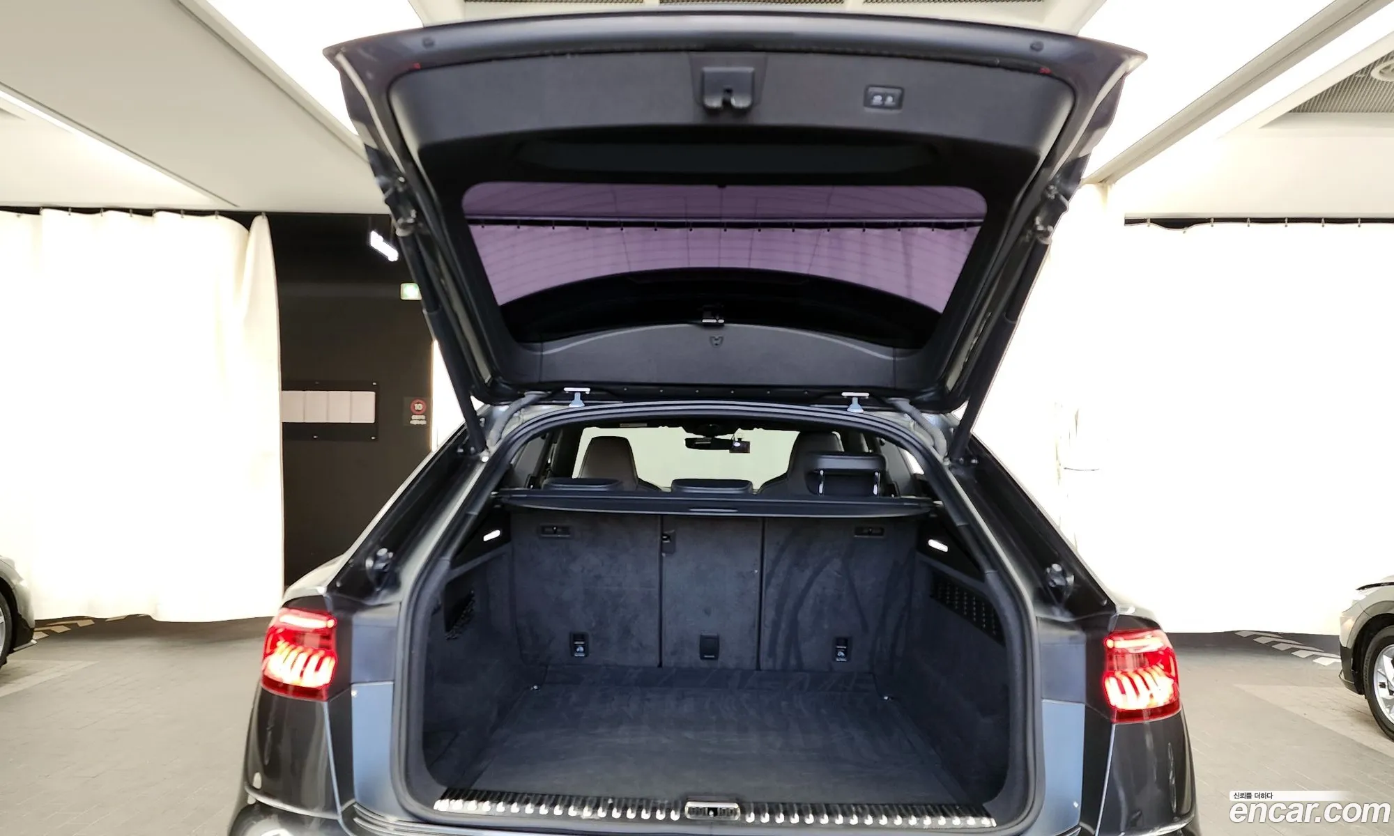 Audi Q8 2020 WAUZZZF19LD019500 — 20