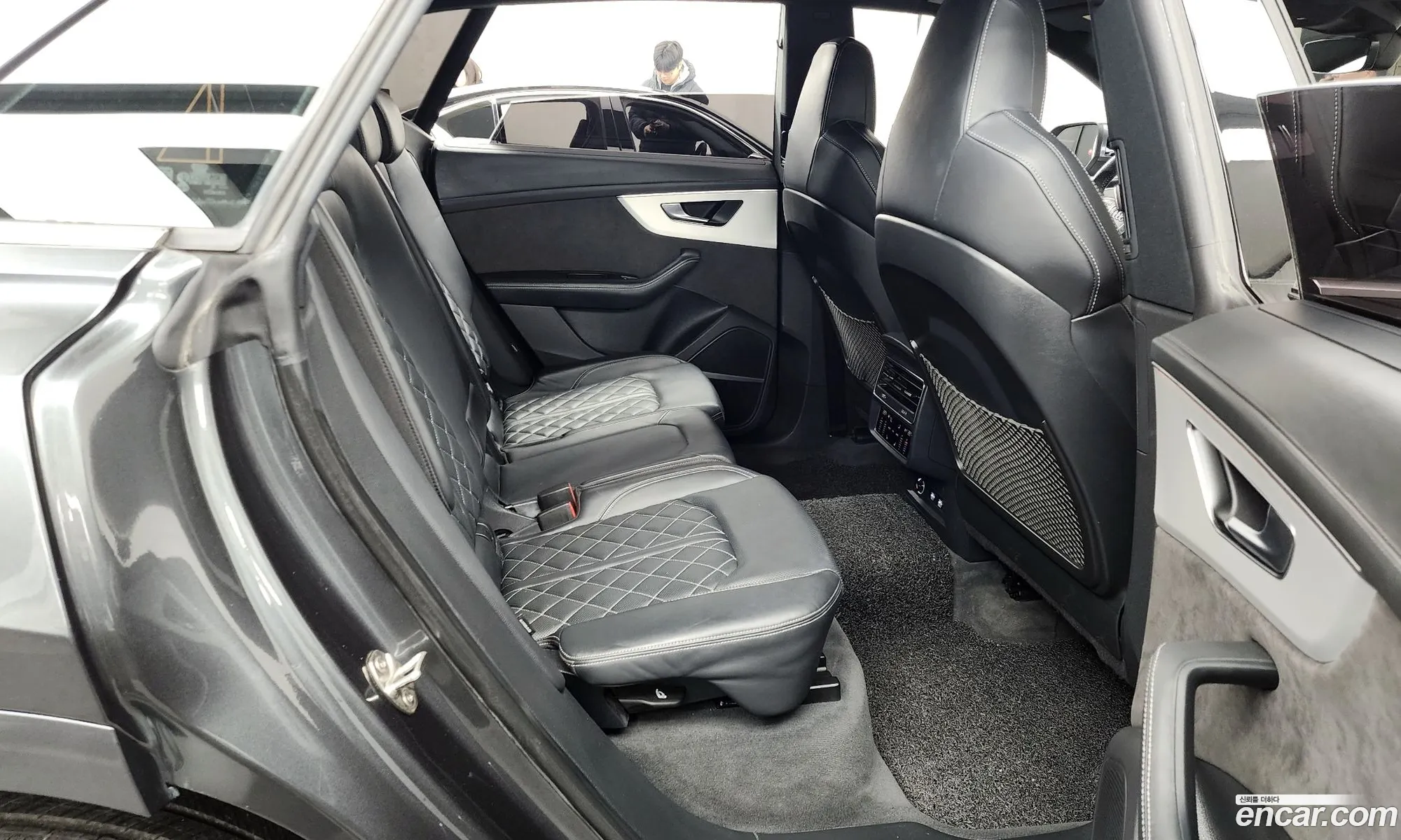 Audi Q8 2020 WAUZZZF19LD019500 — 12