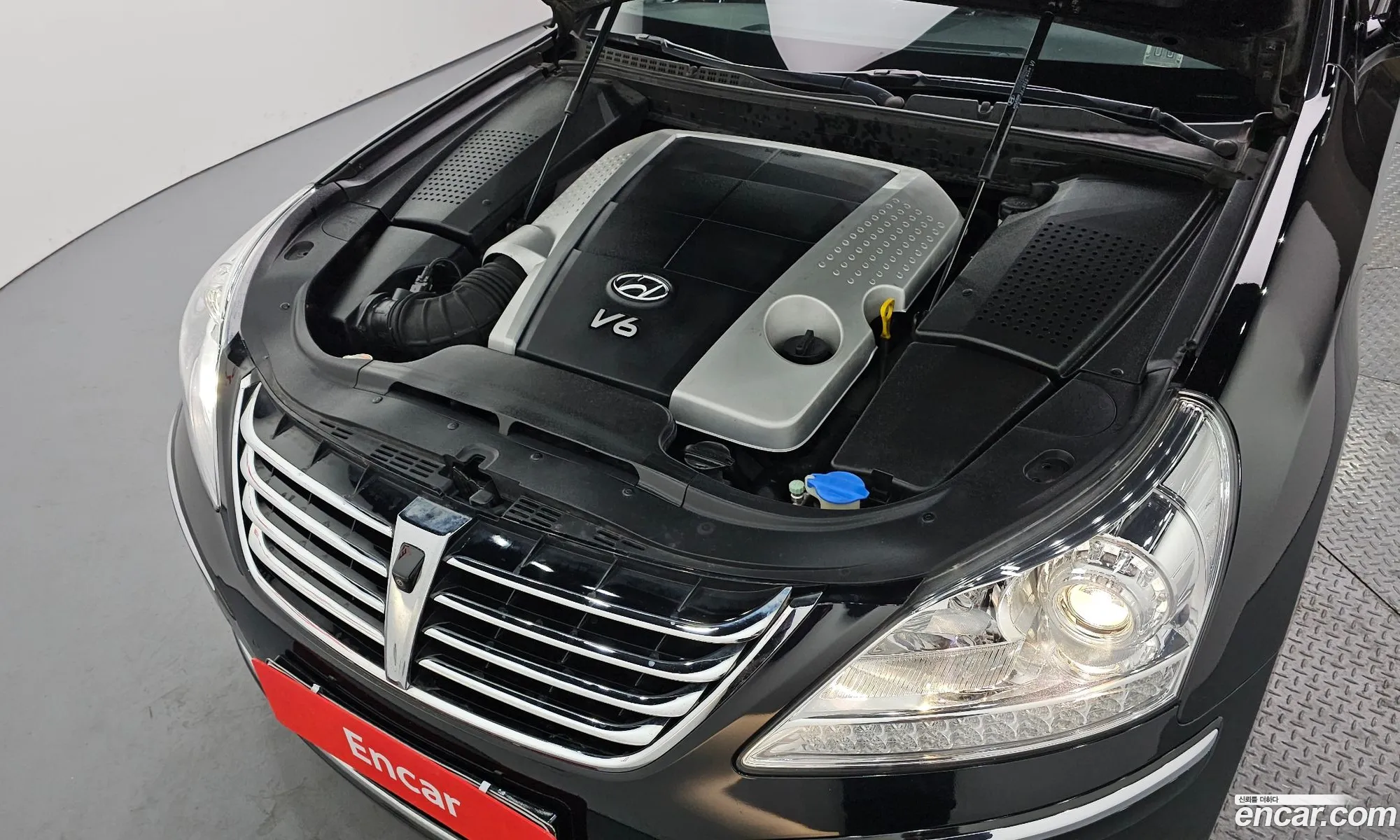 Hyundai Equus 2010 — 17