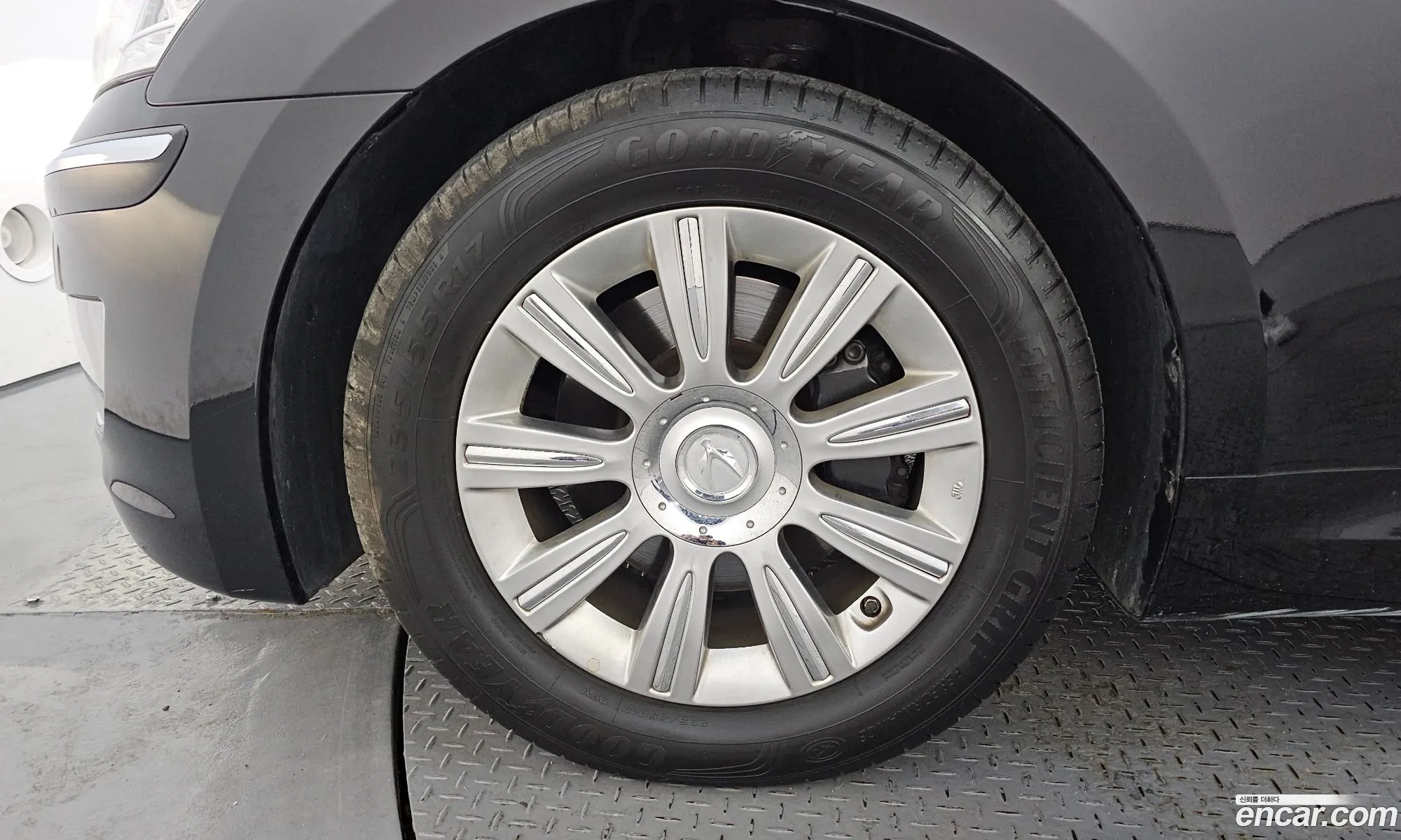 Hyundai Equus 2010 — 19